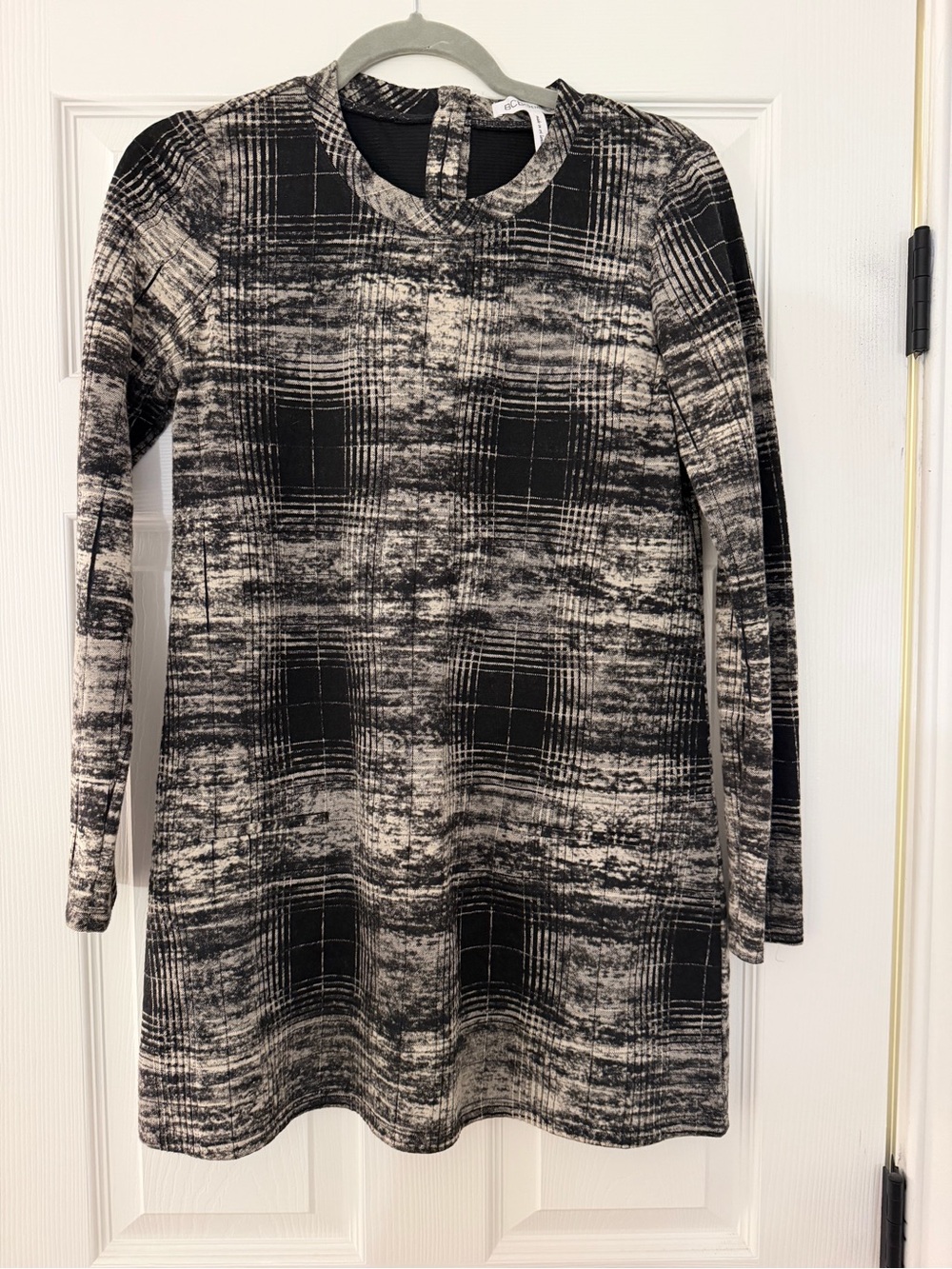 BCBGeneration Black and Cream Plaid Long-Sleeve Shift Dress